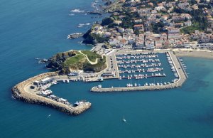 10 x 3.5 Meter Kajplats/Förtöjning Port de Llanca Småbåtshamn Till Salu