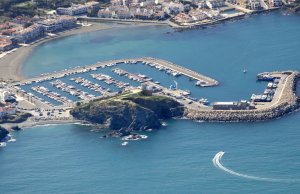 10 x 3.5 Meter Kajplats/Förtöjning Port de Llanca Småbåtshamn Till Salu