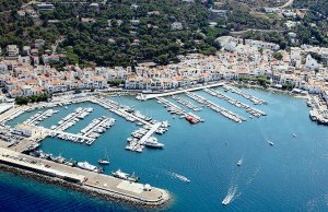 10 x 3.75 Meter Kajplats/Förtöjning Port de la Selva Småbåtshamn Till Salu