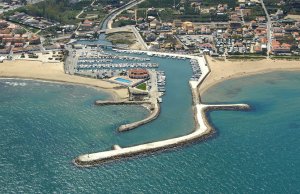 10 x 4 Meter Kajplats/Förtöjning Club Nautico Oliva Småbåtshamn Till Salu