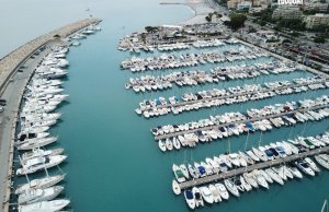 10 x 4 Meter Kajplats/Förtöjning Port de Saint-Laurent-du-Var Till Salu