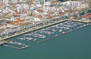 10 x 4 Meter Kajplats/Förtöjning Porto De Recreio Do Guadiana Småbåtshamn Till Salu