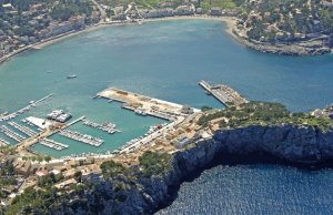 10 x 4 Meter Kajplats/Förtöjning Puerto de Soller Småbåtshamn Tramontana Till Salu