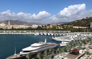 100 x 10 Meter Kajplats/Förtöjning Malaga San Andres Superyacht Småbåtshamn Till Salu