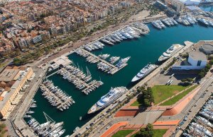 100 x 10 Meter Kajplats/Förtöjning Port Vell Småbåtshamn För Uthyrning