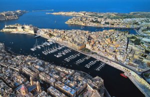 100 x 25 Meter Kajplats/Förtöjning Grand Harbour Småbåtshamn Till Salu