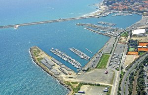 12 x 4.75 Meter Kajplats/Förtöjning Porto di Imperia Småbåtshamn