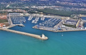 16 x 5 Meter Kajplats/Förtöjning Real Club Nautico del Puerto de Santa María Småbåtshamn Till Salu