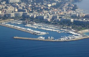 18 x 6 Meter Kajplats/Förtöjning Port Pierre Canto Cannes Småbåtshamn Till Salu