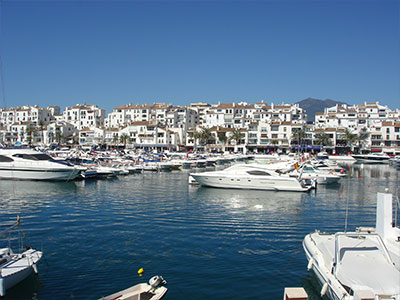 Puerto Jose Banús Småbåtshamn - Förtöjningar