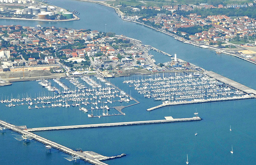 Marina Di Ravenna - Båtplatser / förtöjningar i småbåtshamnen